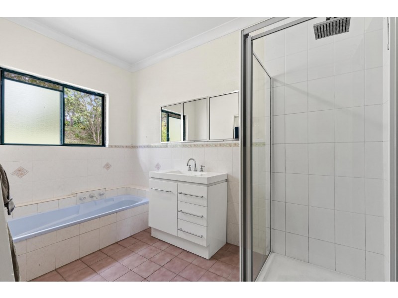 16 Halyard Drive, Moruya Heads NSW 2537