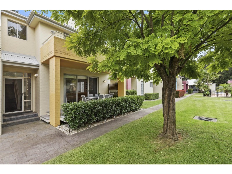 8/1A-1B Myamba Parade, Surfside NSW 2536