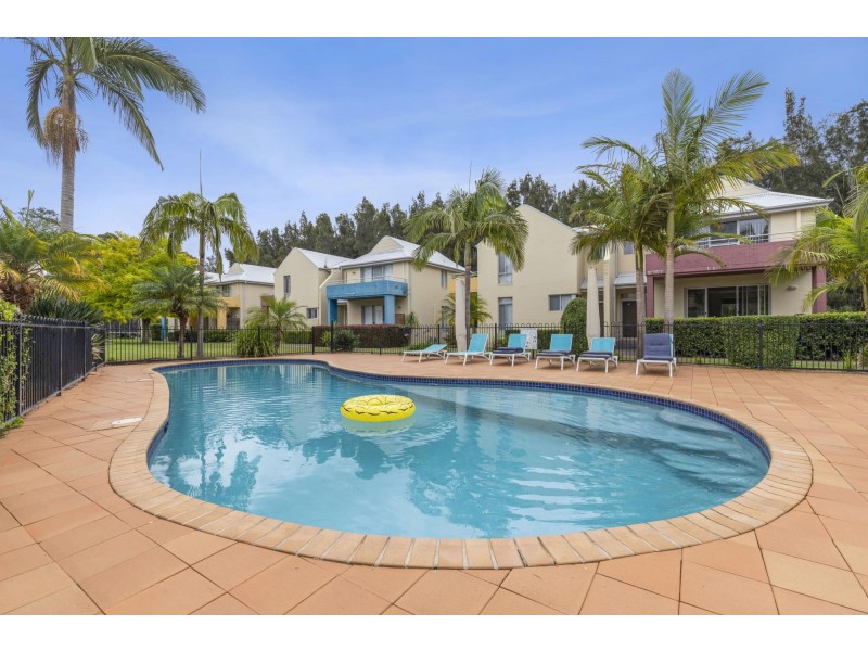 8/1A-1B Myamba Parade, Surfside NSW 2536