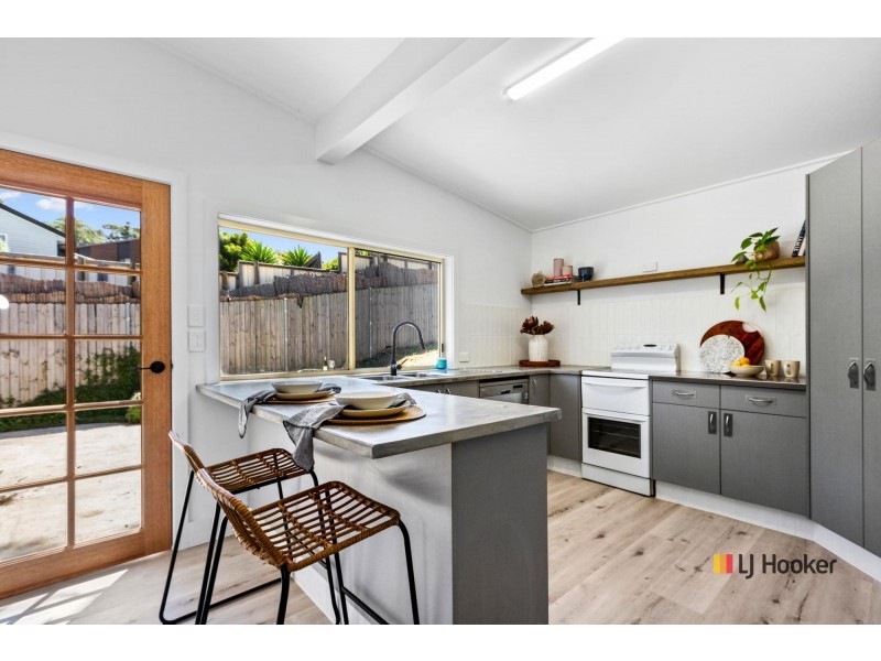 15 Johnson Place, Surf Beach NSW 2536