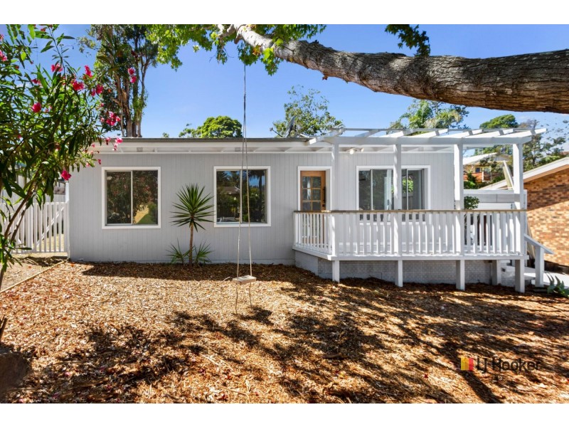 15 Johnson Place, Surf Beach NSW 2536