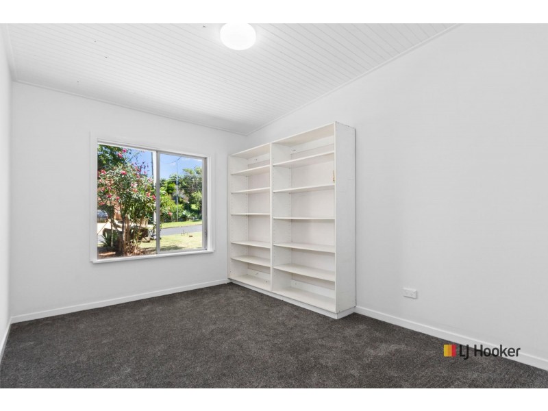 15 Johnson Place, Surf Beach NSW 2536