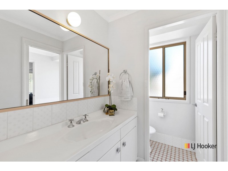 40 Karoola Crescent, Surfside NSW 2536