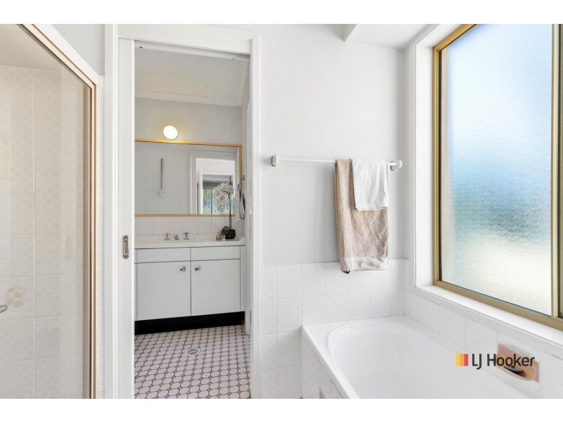 40 Karoola Crescent, Surfside NSW 2536