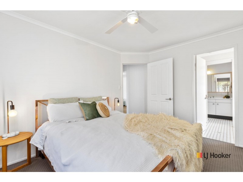 40 Karoola Crescent, Surfside NSW 2536