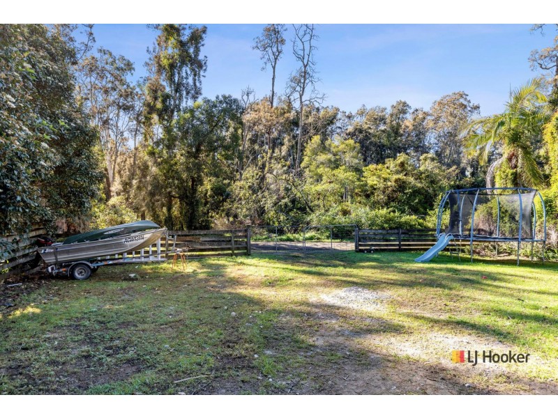 40 Karoola Crescent, Surfside NSW 2536