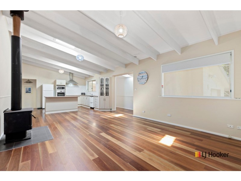 5 Connells Close, Mossy Point NSW 2537