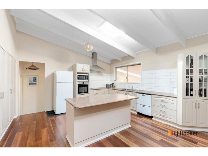 5 Connells Close, Mossy Point NSW 2537