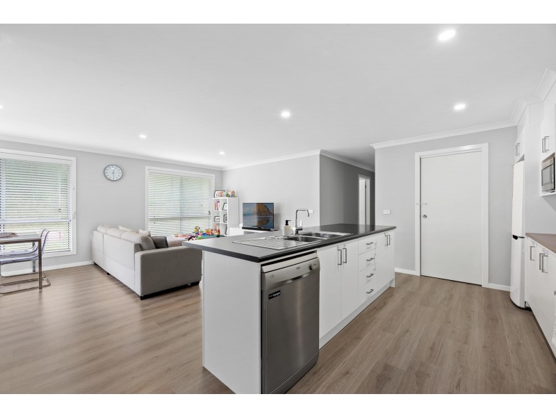 2 Escape Place, Malua Bay NSW 2536