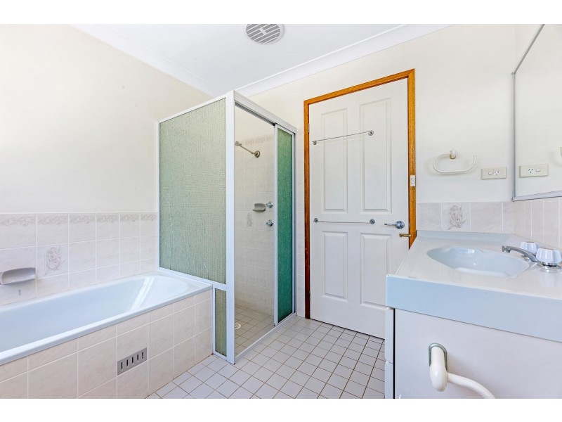 12 Spinnaker Place, Moruya Heads NSW 2537