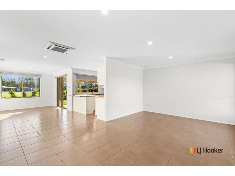 8 Zanthus Drive, Broulee NSW 2537