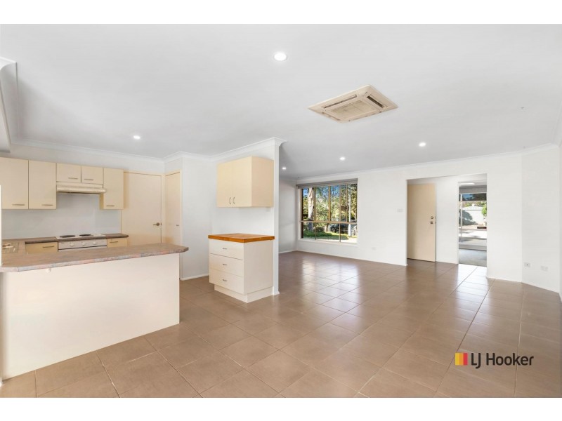8 Zanthus Drive, Broulee NSW 2537