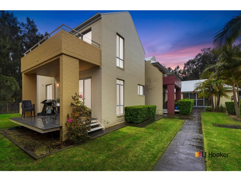 11/1A-1B Myamba Parade, Surfside NSW 2536
