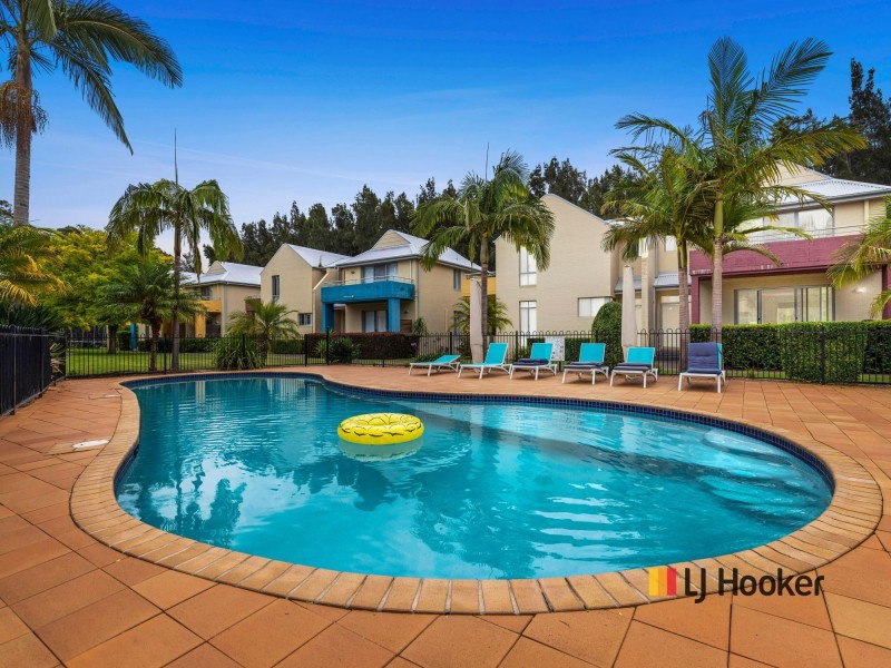 11/1A-1B Myamba Parade, Surfside NSW 2536