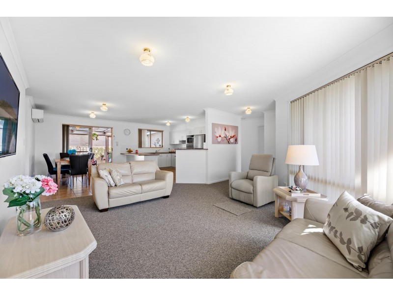 6/9 Eric Fenning Drive, Surf Beach NSW 2536