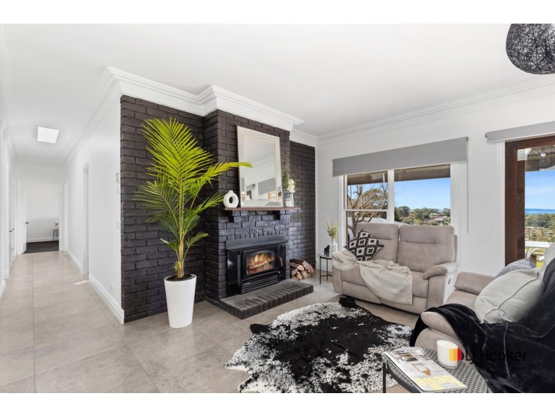 8 Silverdell Place, Surf Beach NSW 2536