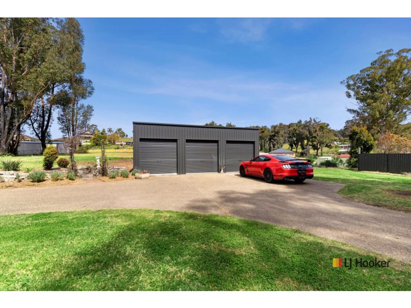 8 Silverdell Place, Surf Beach NSW 2536