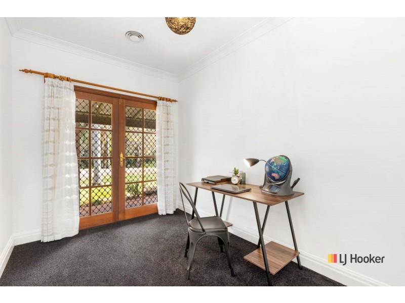 8 Silverdell Place, Surf Beach NSW 2536