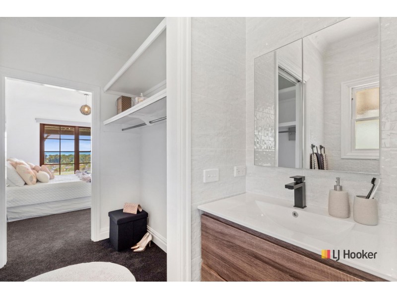 8 Silverdell Place, Surf Beach NSW 2536