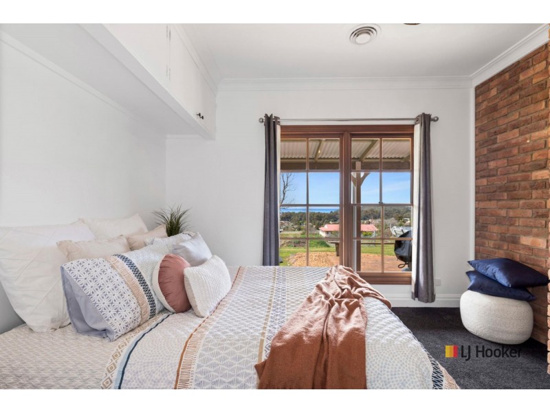 8 Silverdell Place, Surf Beach NSW 2536
