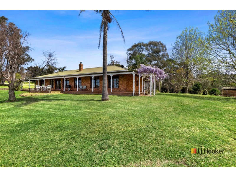 8 Silverdell Place, Surf Beach NSW 2536