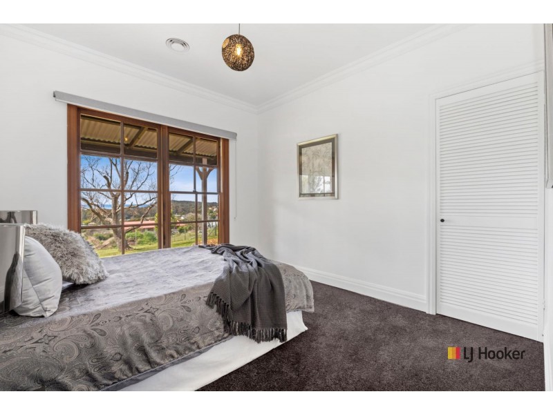 8 Silverdell Place, Surf Beach NSW 2536