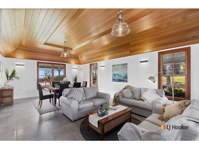 8 Silverdell Place, Surf Beach NSW 2536