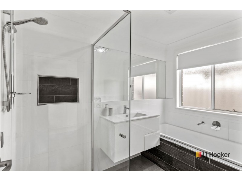 82 Bellbird Drive, Malua Bay NSW 2536