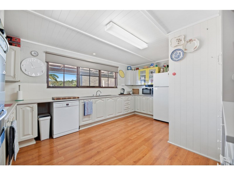 29 Eric Fenning Drive, Surf Beach NSW 2536