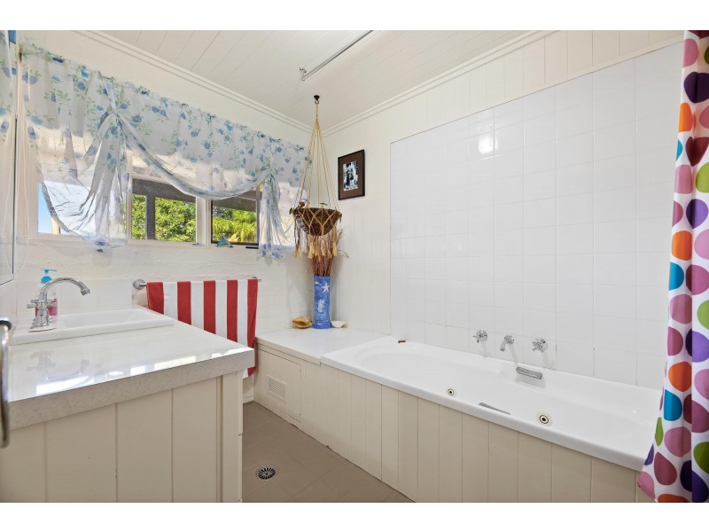 29 Eric Fenning Drive, Surf Beach NSW 2536