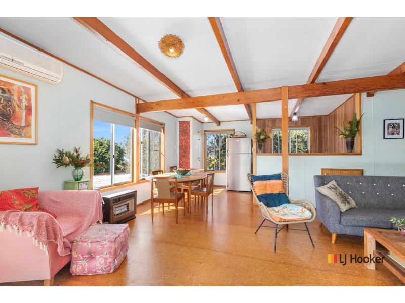 15 Yarralumla Crescent, Tomakin NSW 2537