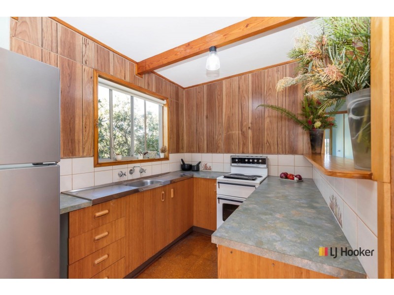 15 Yarralumla Crescent, Tomakin NSW 2537