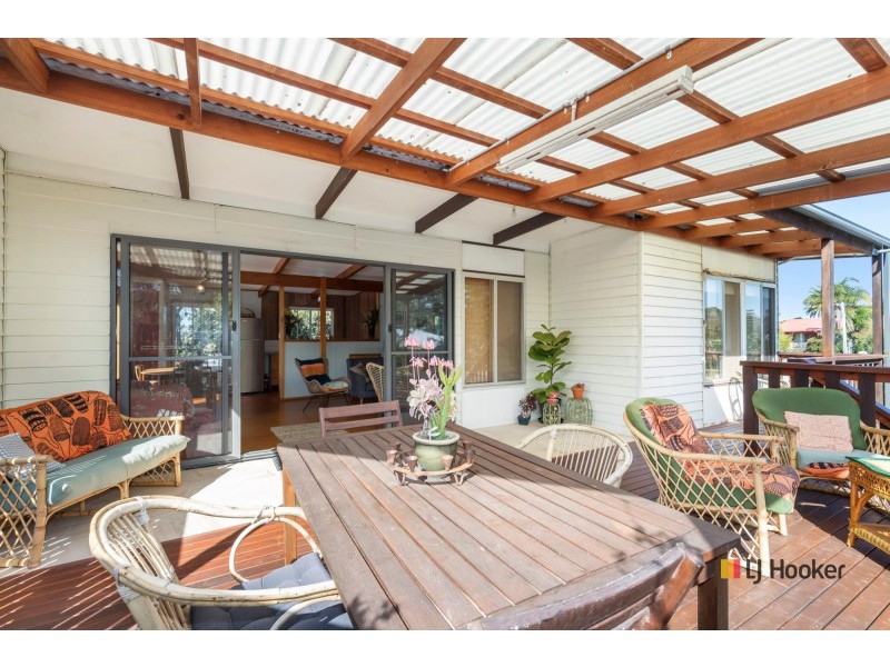 15 Yarralumla Crescent, Tomakin NSW 2537