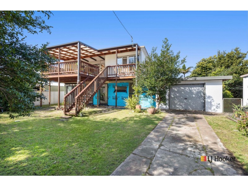 15 Yarralumla Crescent, Tomakin NSW 2537