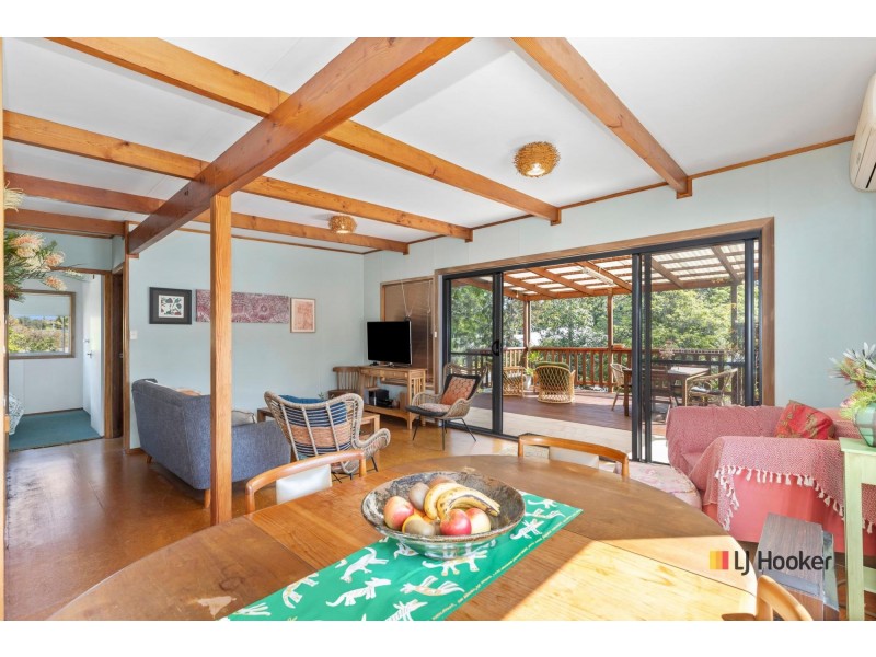 15 Yarralumla Crescent, Tomakin NSW 2537