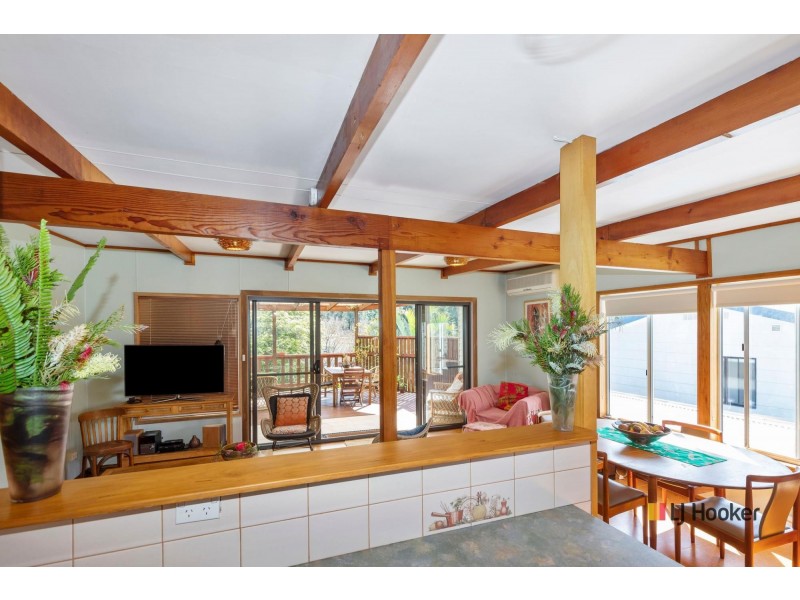 15 Yarralumla Crescent, Tomakin NSW 2537