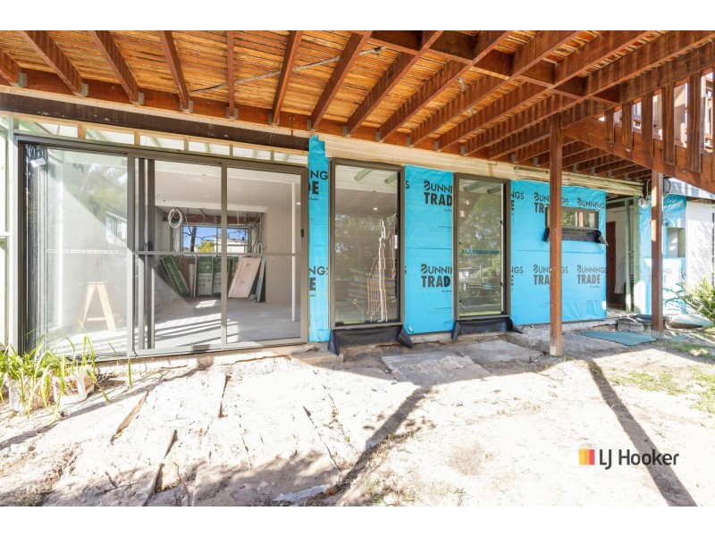 15 Yarralumla Crescent, Tomakin NSW 2537