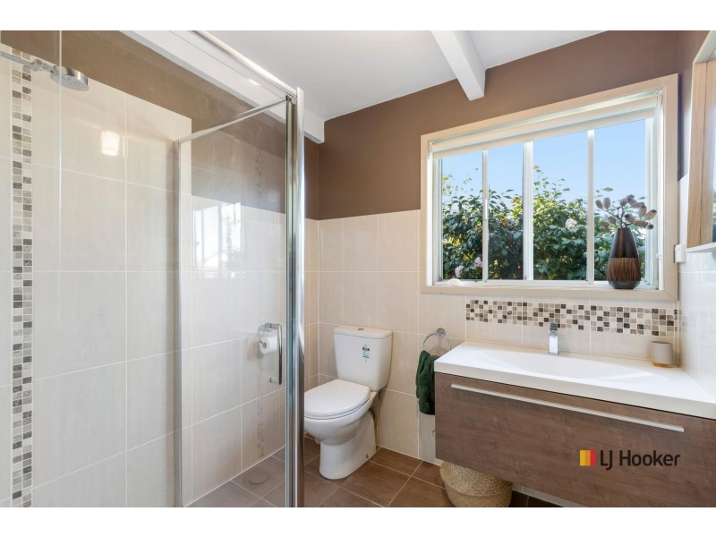 15 Yarralumla Crescent, Tomakin NSW 2537