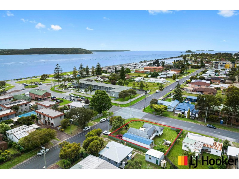 6 Bavarde Avenue, Batemans Bay NSW 2536