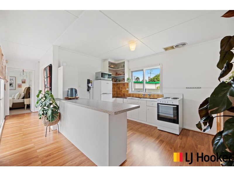 6 Bavarde Avenue, Batemans Bay NSW 2536