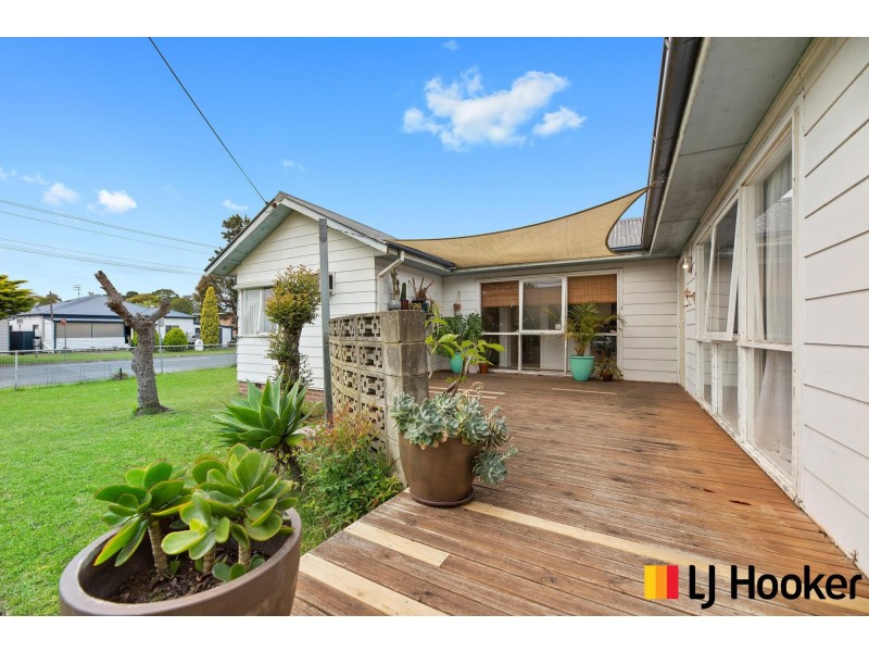 6 Bavarde Avenue, Batemans Bay NSW 2536