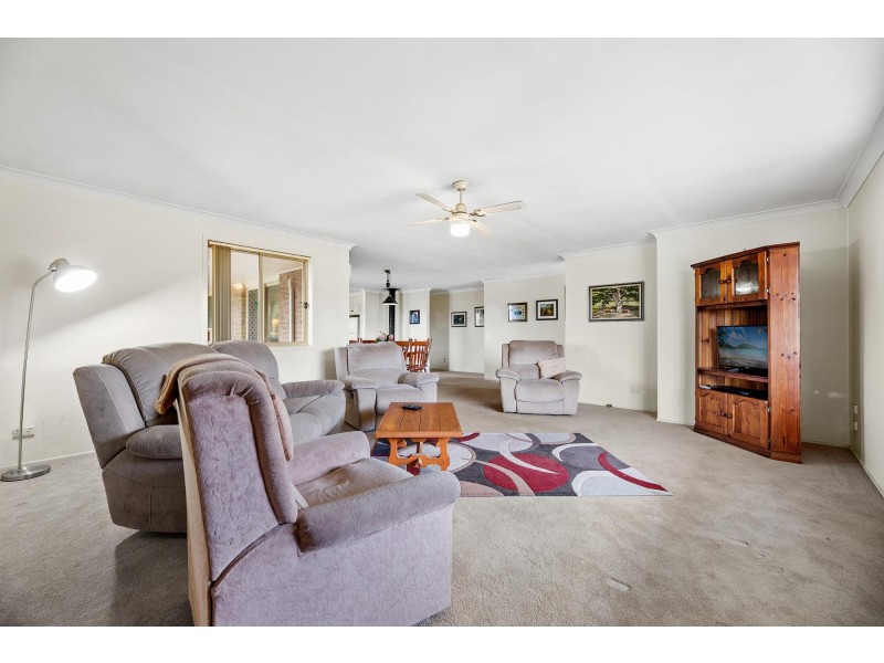 27 Yarimup Place, Moruya NSW 2537