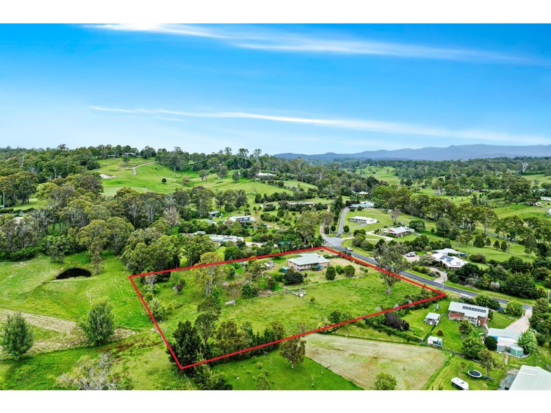 27 Yarimup Place, Moruya NSW 2537