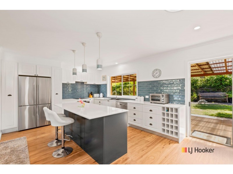 8 Nicholas Grove, Rosedale NSW 2536