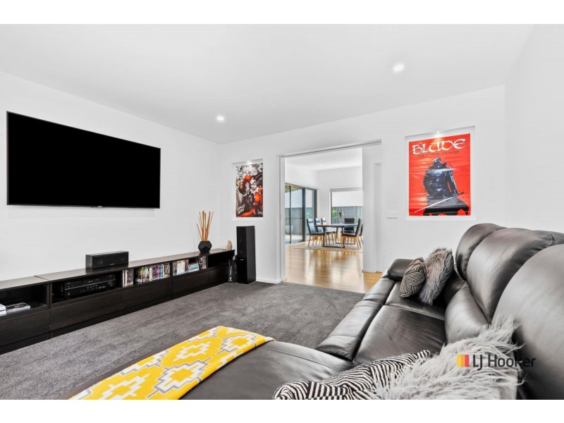 72 Freycinet Drive, Sunshine Bay NSW 2536