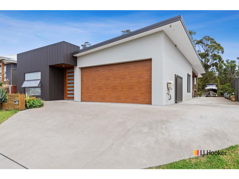 72 Freycinet Drive, Sunshine Bay NSW 2536