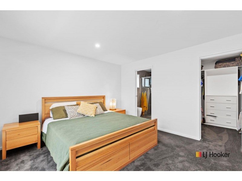 72 Freycinet Drive, Sunshine Bay NSW 2536