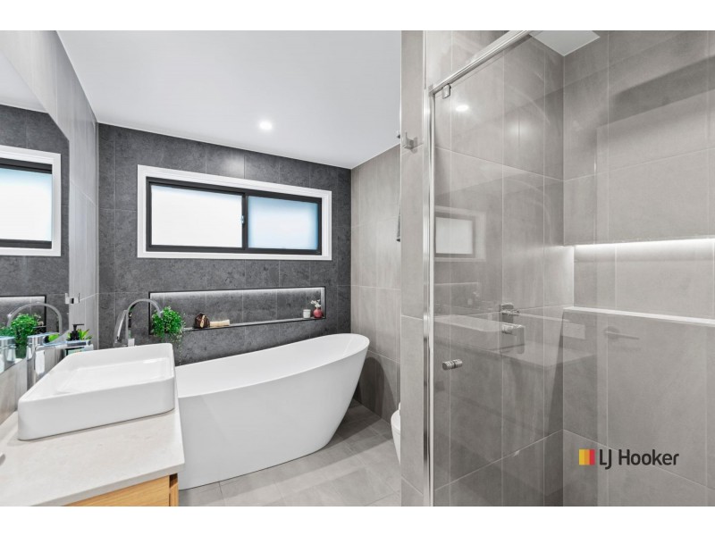 72 Freycinet Drive, Sunshine Bay NSW 2536