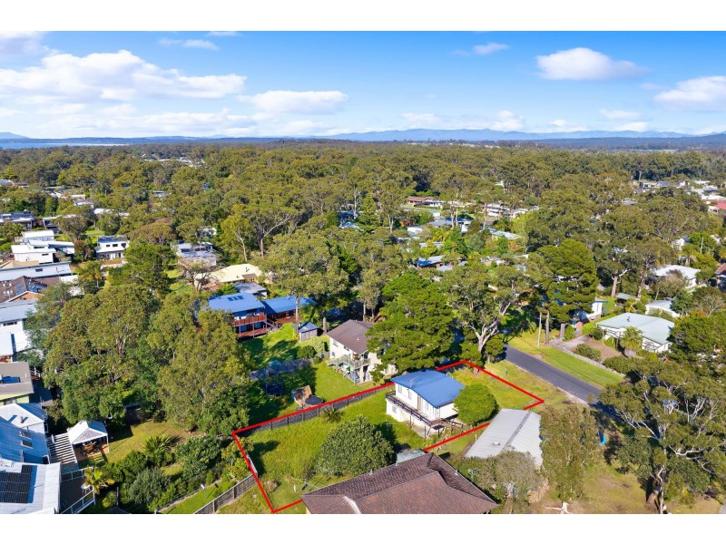4 Smith Street, Broulee NSW 2537
