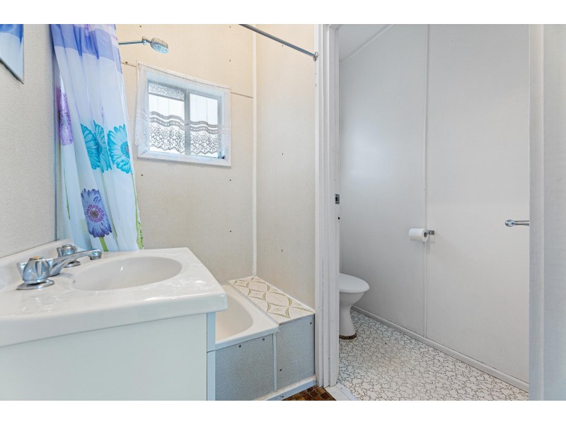 4 Smith Street, Broulee NSW 2537